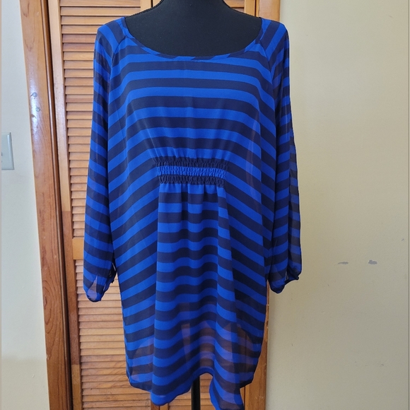 Old Navy Tops - NWOT Old Navy Sheer Maternity Tunic Size Large (HP Best in Maternity Wear)